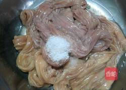 小肠腱子肉莲子汤的做法图解2