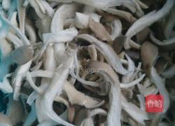 椒盐蘑菇的做法图解2