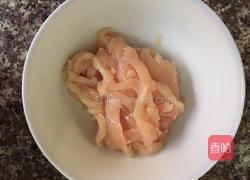 黑木耳炒鸡胸肉的做法图解3