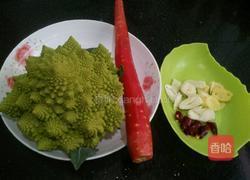 清炒宝塔菜花的做法图解1