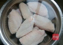 蒜香鸡翅的做法图解1