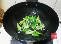 辣椒炒火腿肠的做法图解5