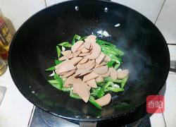 辣椒炒火腿肠的做法图解6