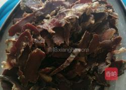 炒青椒牛肉干巴的做法图解1