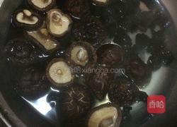 香菇木耳肉饼的做法图解1