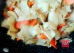 干豆腐炒葫萝卜片的做法图解3