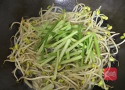 芹菜豆芽汤的做法图解2