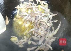 蒜苗炒肉丝的做法图解2