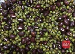 红豆绿豆核桃仁粥的做法图解1