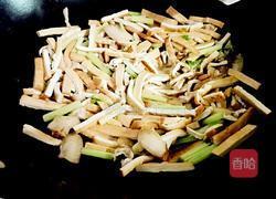 芹菜炒香干的做法图解7