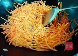 芹菜炒胡萝卜的做法图解4