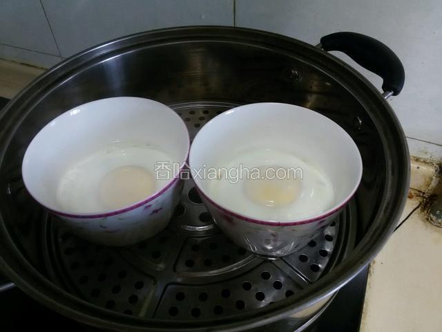 5分钟后鸡蛋凝固了