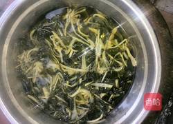 浓浓猪骨菜干汤的做法图解3