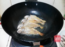 香煎黄花鱼的做法图解7
