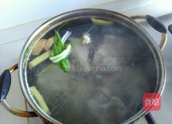 木耳山药大骨头汤的做法图解3