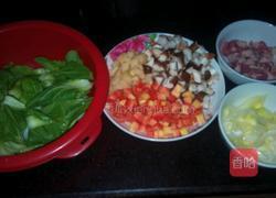 香菇大肉哨子面的做法图解2