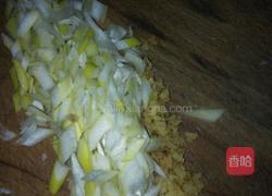 蘑菇炒肉的做法图解2