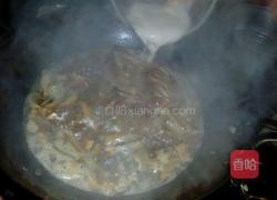 蘑菇炒肉的做法图解5