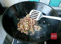 肉片炒菜花的做法图解3