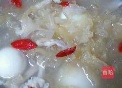 银耳鹌鹑蛋瘦肉汤的做法图解5