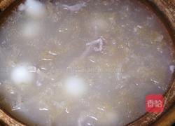 银耳鹌鹑蛋瘦肉汤的做法图解4