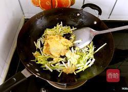 蒜黄木耳炒鸡蛋的做法图解6