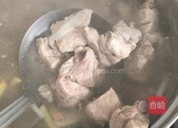 排骨炖豆角土豆的做法图解1