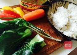 什锦五彩炒饭的做法图解1