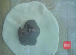 黑芝麻红豆沙馅饼的做法图解4