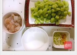 虾仁炒瓜丁的做法图解2