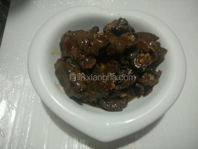 牛肉快速滑炒，至全熟，添起备用