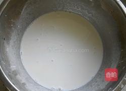 腊肠鸡蛋肠粉的做法图解1