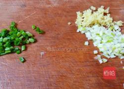 咸蛋黄烧豆腐的做法图解2