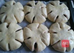 豆沙花朵面包的做法图解11