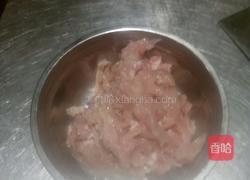 青椒木耳肉丝的做法图解1