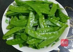 牛肉炒荷兰豆的做法图解2