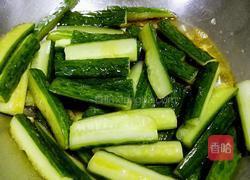爽脆小黄瓜的做法图解2