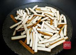 木耳炒香干的做法图解3