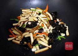 木耳炒香干的做法图解7
