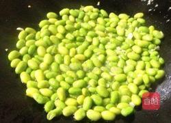 萝卜干炒青豆的做法图解7