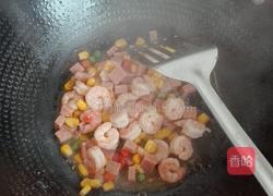 火腿杂蔬炒虾仁的做法图解6