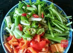 芹菜炒牛肉的做法图解1