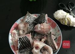 酸辣红烧鱼的做法图解1