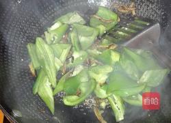 干煸肉丝炒双椒的做法图解5