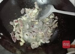 鸡胗炒荷兰豆的做法图解2