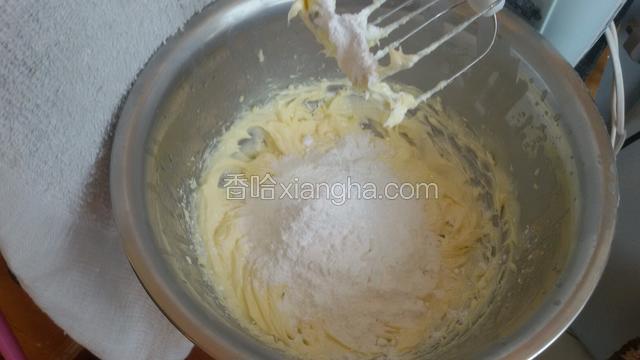 加盐，糖粉。