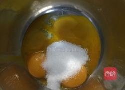 戚风蛋糕的做法图解2