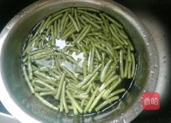 缸豆烧肉的做法图解1