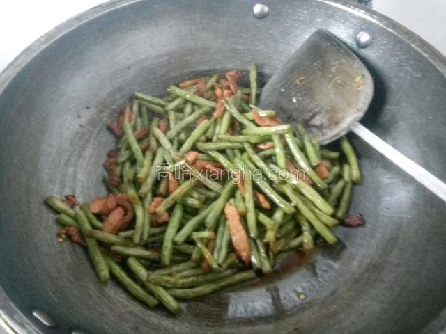 煸炒一会调味