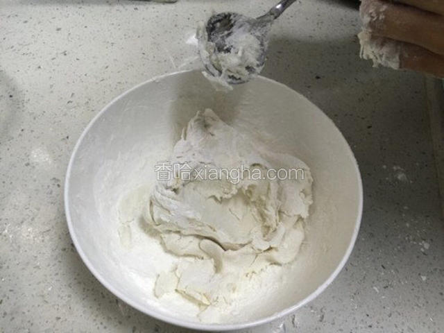 待不烫手时趁热揉均